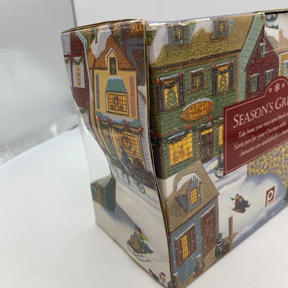 Publix Season's Greeters Ceramic Santa Christmas Salt & Pepper Shakers - Picture 8 of 11